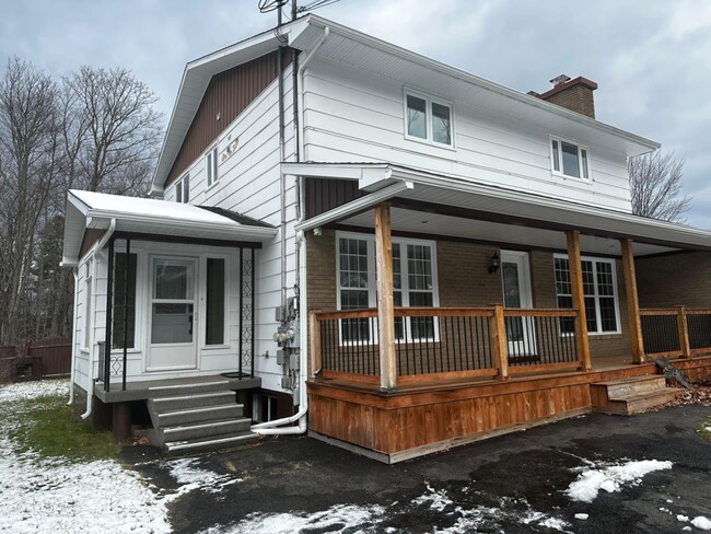 275 St Louis St in Atholville, NB - Building Photo - Building Photo