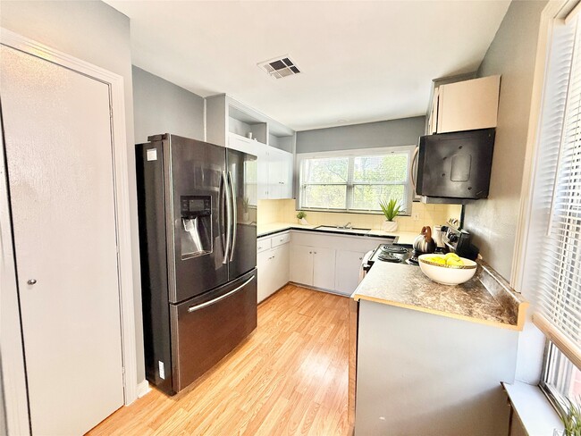 property at 2027 Sheridan St