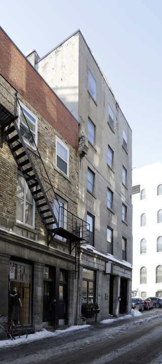 408-410 Saint-François-Xavier in Montréal, QC - Building Photo