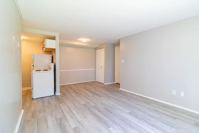 Valley Park Apartments in Cleveland, OH - Foto de edificio - Interior Photo