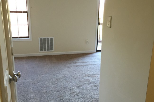 800 Thomas Ct-Unit -10 in Winchester, VA - Foto de edificio - Building Photo