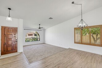 2109 W El Alba Way in Chandler, AZ - Building Photo - Building Photo