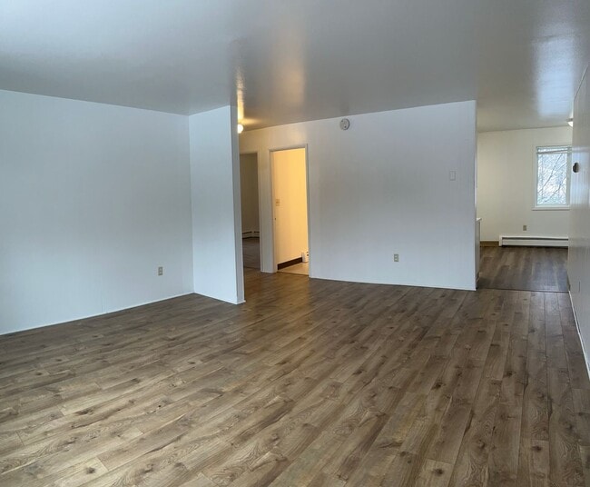 537 E 24th Ave in Anchorage, AK - Building Photo - Building Photo