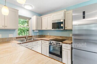 10 Wellspring Ln in Asheville, NC - Foto de edificio - Building Photo