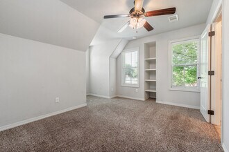 106 Lynn Dr in Bryan, TX - Building Photo - Building Photo