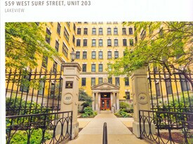 559 W Surf St, Unit 203 in Chicago, IL - Building Photo