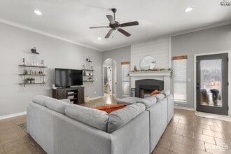 2103 E Hunters Glen in Wichita Falls, TX - Building Photo - Building Photo