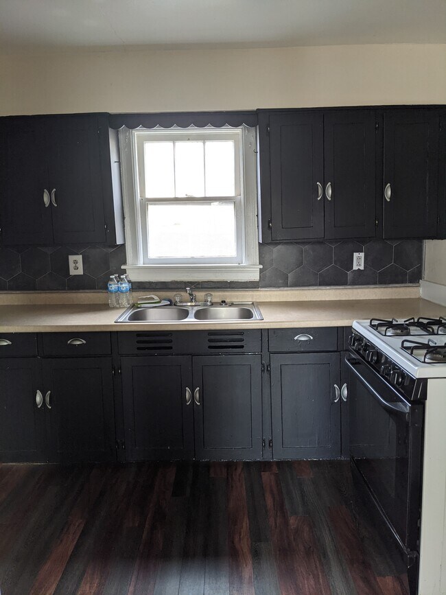 101 Logan St N, Unit A photo'