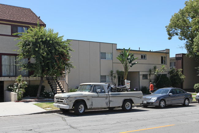 458 E Verdugo Ave in Burbank, CA - Building Photo - Building Photo