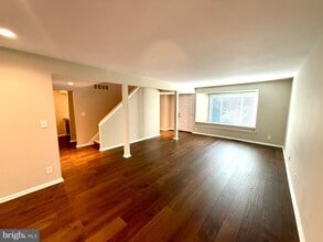 277 W Chelsea Cir in Newtown Square, PA - Foto de edificio - Building Photo