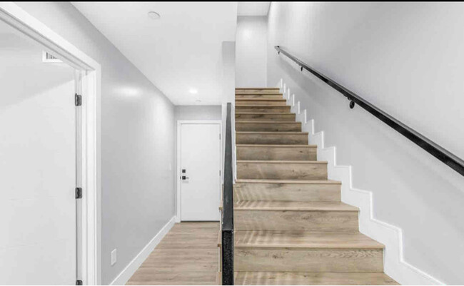 property at 1933 Vista Del Mar Ave