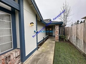 8058 Kirkton Ct in Sacramento, CA - Building Photo - Building Photo