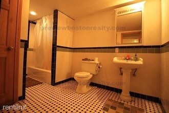 86 Colborne Rd-Unit -# 1NL in Boston, MA - Building Photo - Building Photo