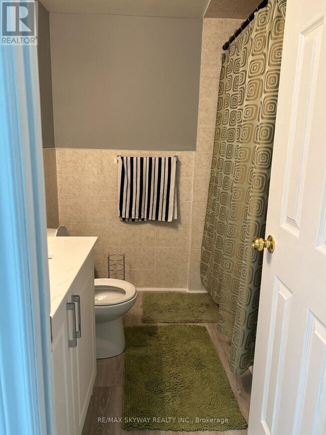 118 Archdekin Dr in Brampton, ON - Building Photo - Building Photo