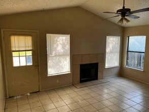 4011 Colonial Sun Dr in San Antonio, TX - Building Photo - Building Photo