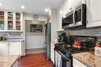 67 Park Dr in Mt Kisco, NY - Building Photo - Building Photo