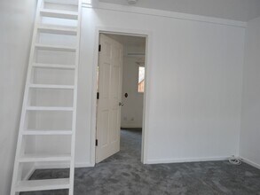 6456 Surfside Way in Malibu, CA - Building Photo - Building Photo