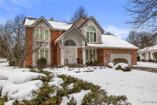 66 Windsong Ct in East Amherst, NY - Building Photo