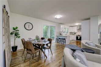 131 Brookwood Dr SW in Marietta, GA - Building Photo - Building Photo