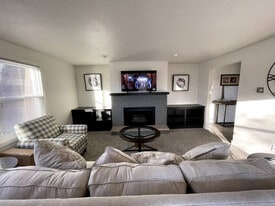 922-940-940 Oak St in De Pere, WI - Building Photo