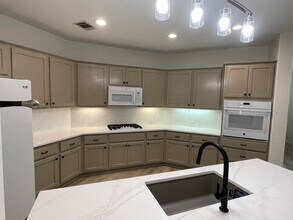 220 Northcross Rd in Georgetown, TX - Foto de edificio - Building Photo