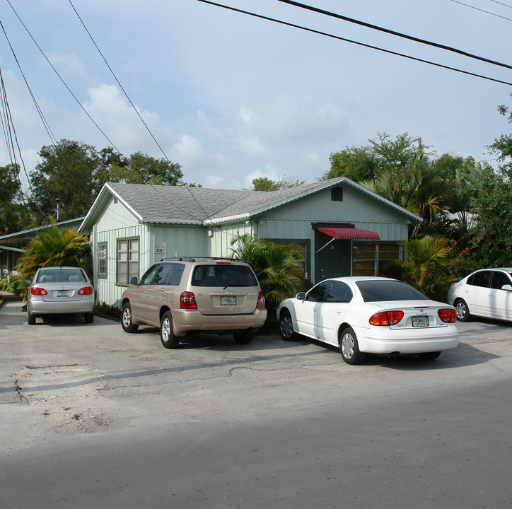 1122 Middle St in Fort Lauderdale, FL - Building Photo