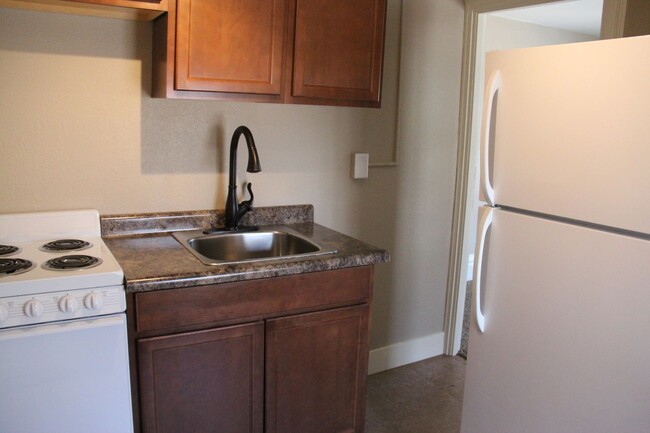 402 6th St SW in Willmar, MN - Foto de edificio - Building Photo