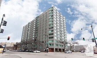 4600 N Clarendon Ave in Chicago, IL - Building Photo