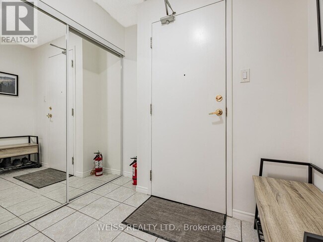 300-300 Balliol St in Toronto, ON - Building Photo - Building Photo
