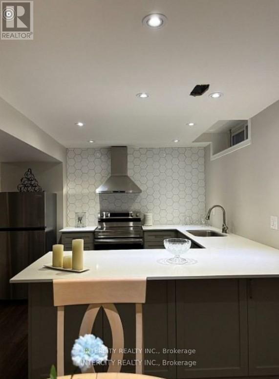 110 Lio Ave in Vaughan, ON - Building Photo - Building Photo