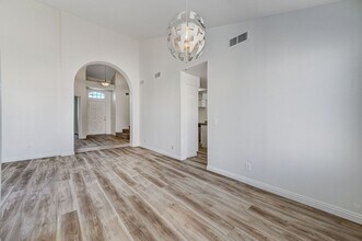 201 Surrey St in Henderson, NV - Building Photo - Building Photo