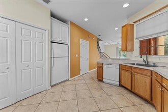 1938 Fiesta Ridge Ct in Tampa, FL - Building Photo - Building Photo