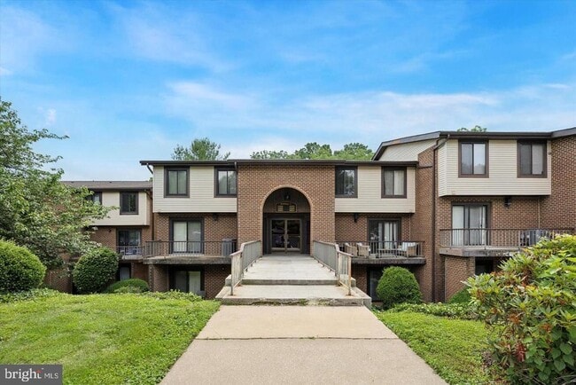 property at 4886 W Brigantine Ct