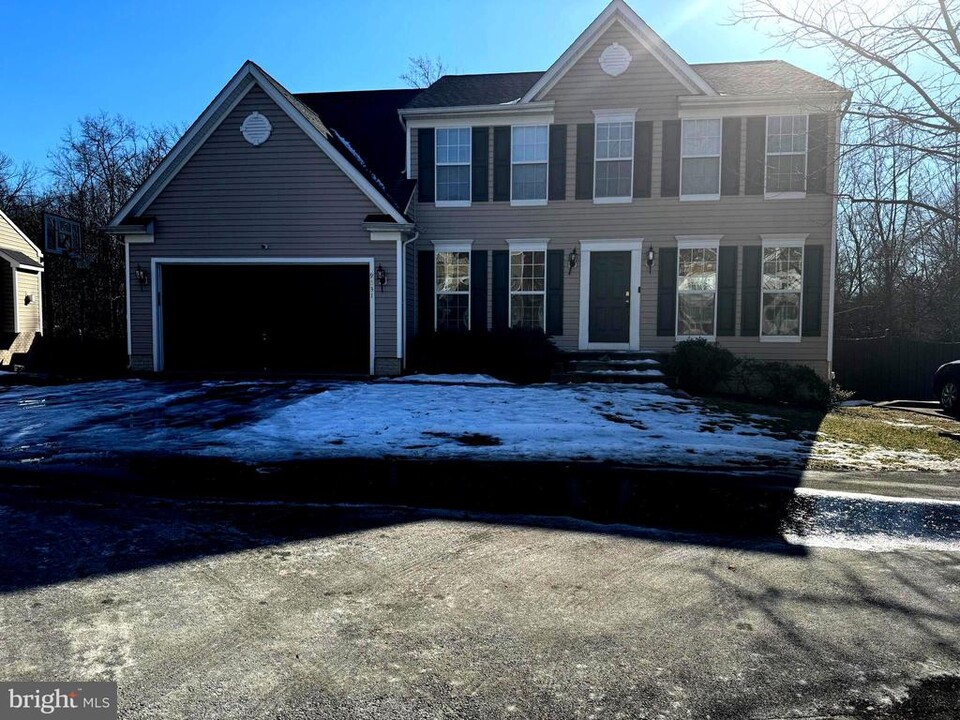 9531 Rommel Dr in Columbia, MD - Building Photo