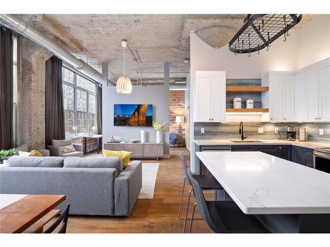 property at 521 S 7th St