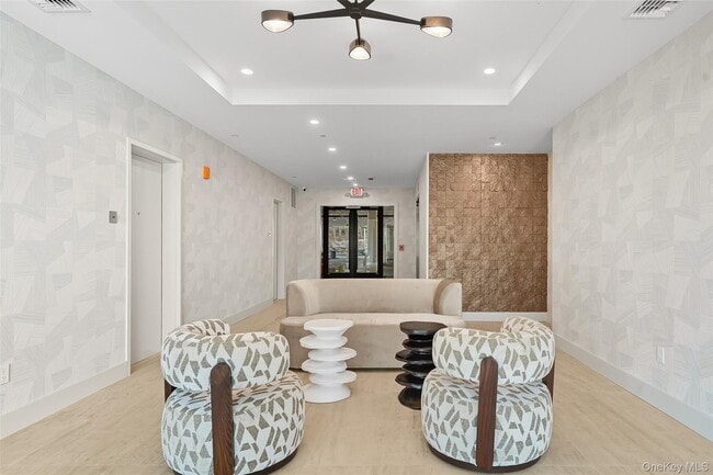 402 Halstead Ave in Harrison, NY - Building Photo - Building Photo