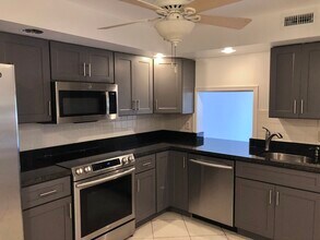 640 Tennis Club Dr, Unit 311 in Fort Lauderdale, FL - Foto de edificio - Building Photo