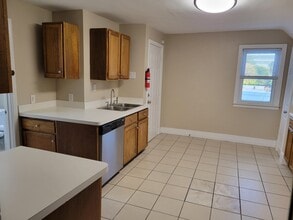 2411 8th St, Unit Apt. 2 in Wyandotte, MI - Building Photo - Building Photo
