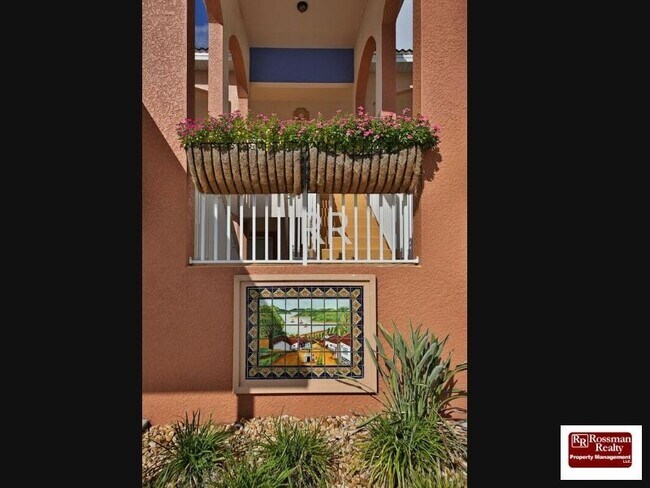 3910 Santa Barbara Blvd in Cape Coral, FL - Foto de edificio - Building Photo