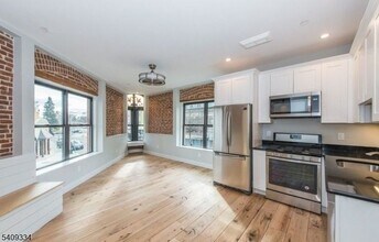 44 Elm St in Westfield, NJ - Building Photo - Building Photo