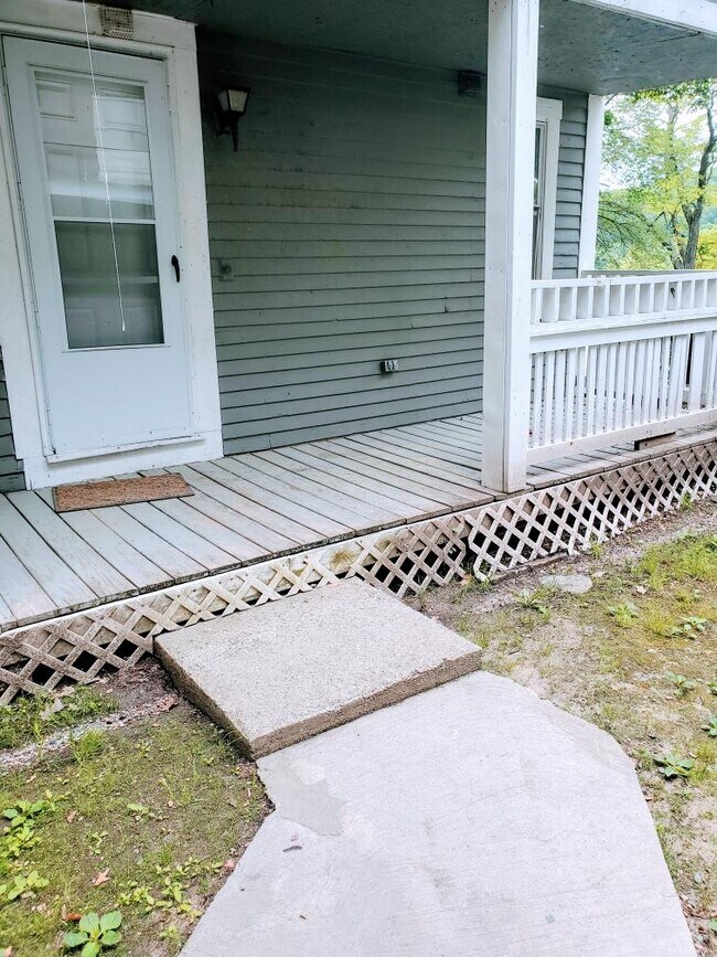 44 Goddard St Apartments and Nearby Fitchburg Apartments For Rent Fitchburg, MA