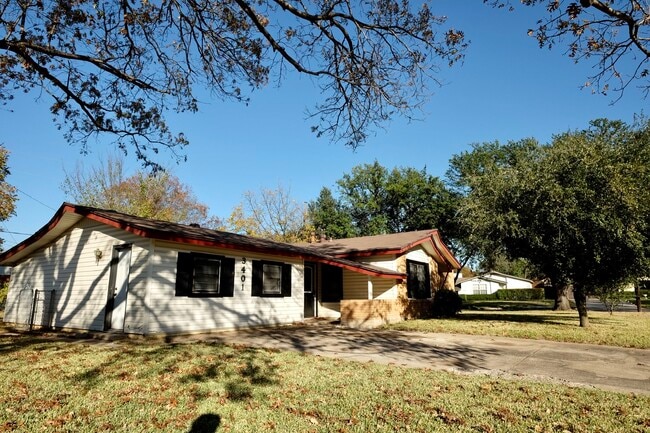 3401 Princeton Dr