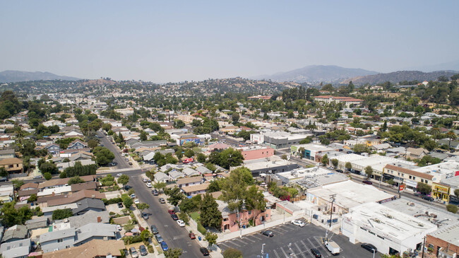 5025 Lincoln Ave in Los Angeles, CA - Building Photo - Building Photo