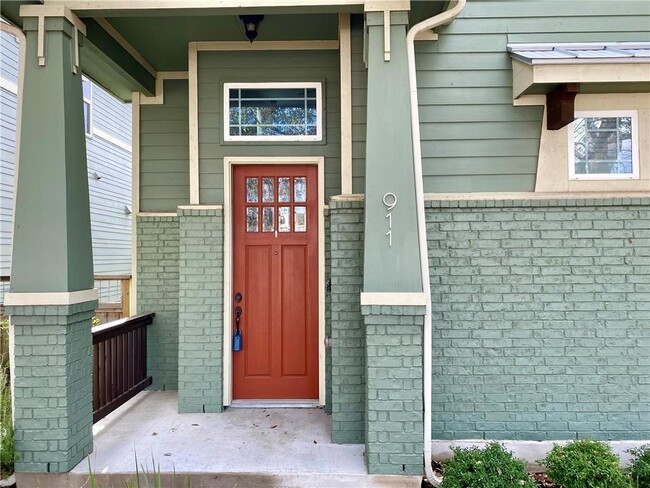911 Morrow St in Austin, TX - Building Photo - Building Photo