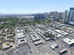 Skyline Suites in Las Vegas, NV - Foto de edificio - Building Photo