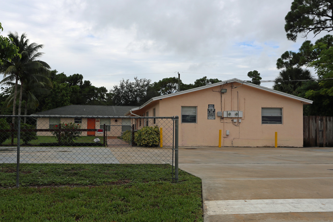 4280-4286 Vermont Ave in Lake Worth, FL - Building Photo