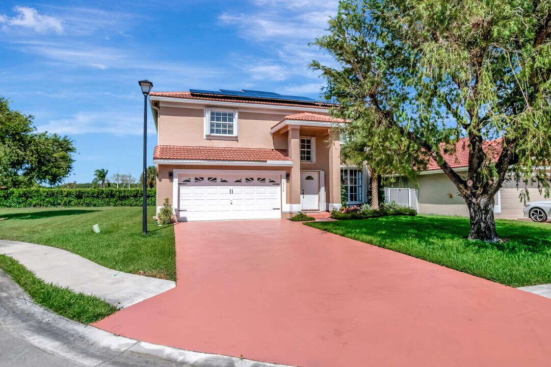 18248 Coral Isles Dr in Boca Raton, FL - Building Photo