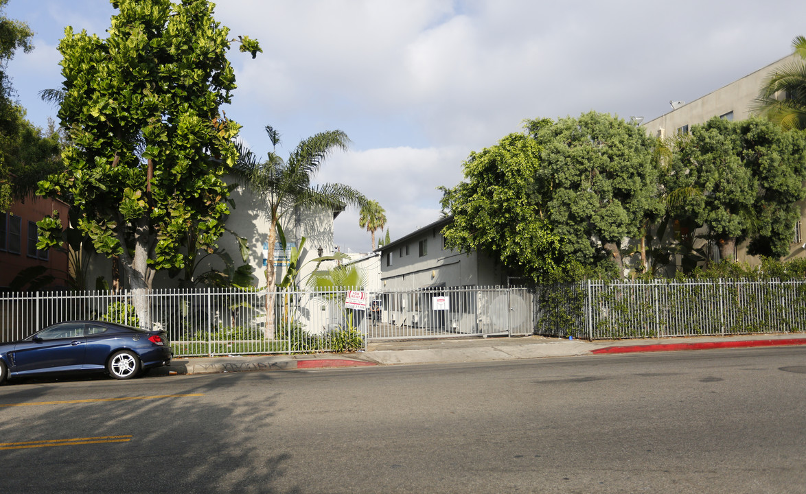 1539 Bronson Ave in Los Angeles, CA - Building Photo