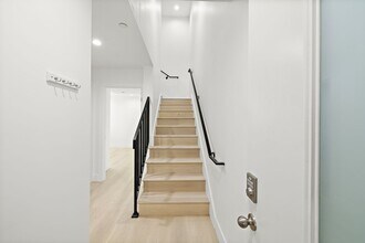 5649 Case Ave in Los Angeles, CA - Building Photo - Building Photo