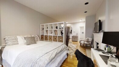 125 Beacon St in Boston, MA - Building Photo - Building Photo